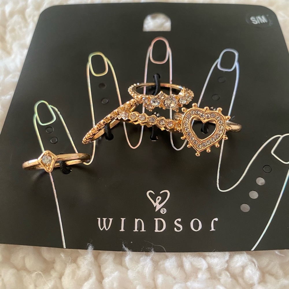 BRAND NEW Ring Set